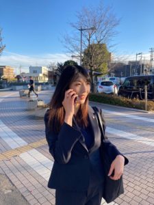 行政書士野崎明穂の写真